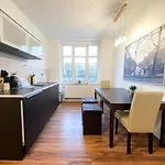 Komfortables Apartment nah an Porsche&Flughafen - Schreibtisch, sehr schnelles Internet&Queensize-Bett