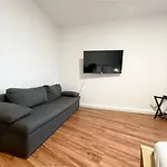 Komfortables Apartment nah an Porsche&Flughafen - Schreibtisch, sehr schnelles Internet&Queensize-Bett
