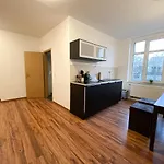 Komfortables Apartment nah an Porsche&Flughafen - Schreibtisch, sehr schnelles Internet&Queensize-Bett