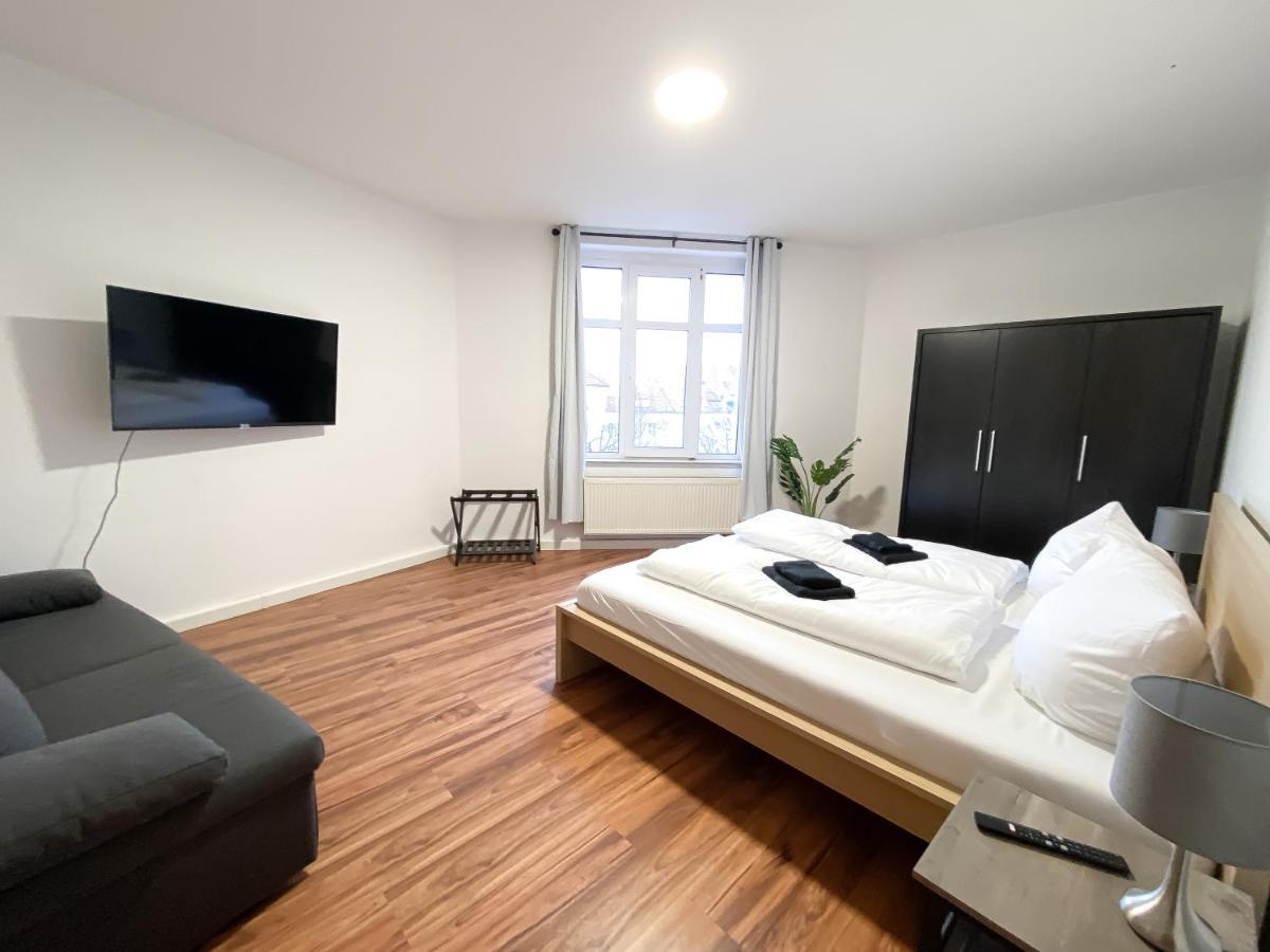 Komfortables Nah An Porsche&flughafen - Schreibtisch, Sehr Schnelles Internet&queensize-bett Apartment Leipzig