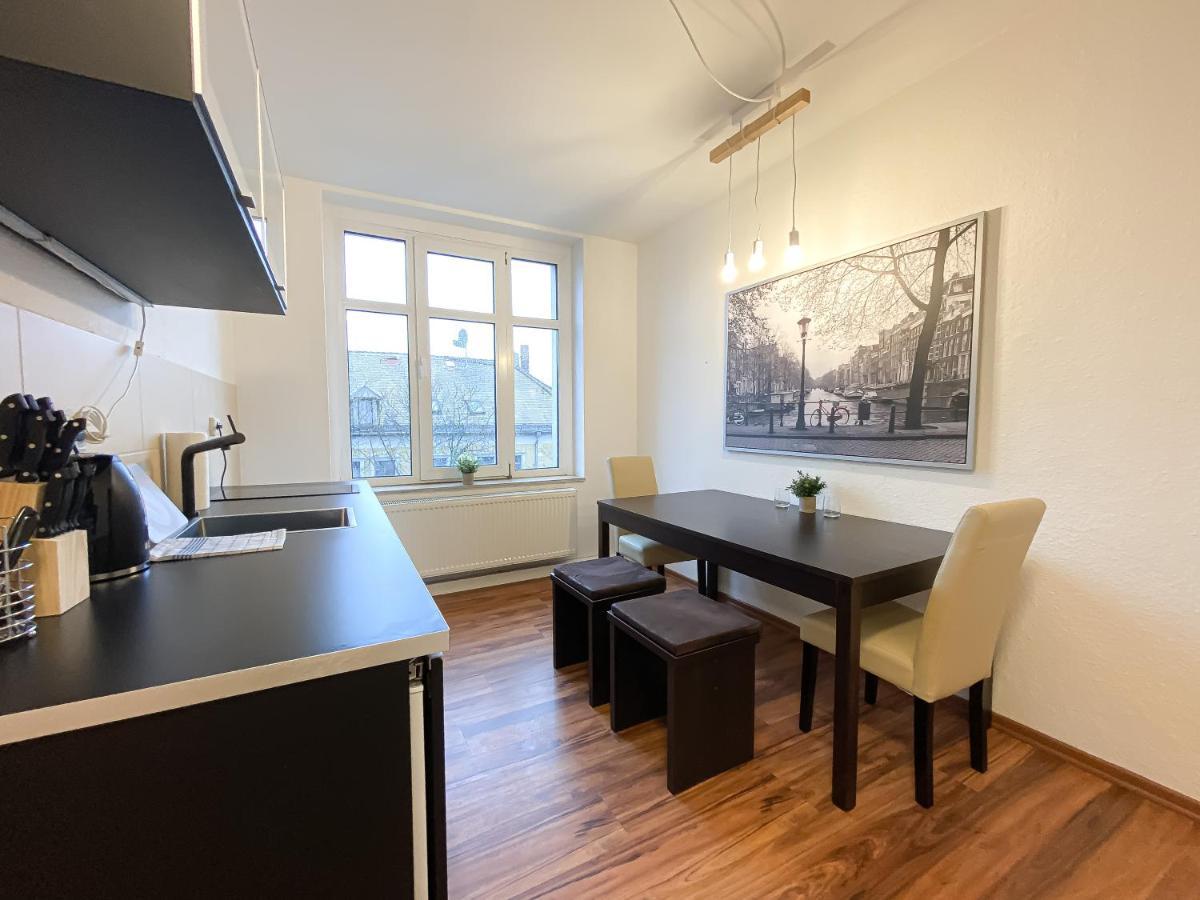 Komfortables Nah An Porsche&flughafen - Schreibtisch, Sehr Schnelles Internet&queensize-bett Apartment Leipzig